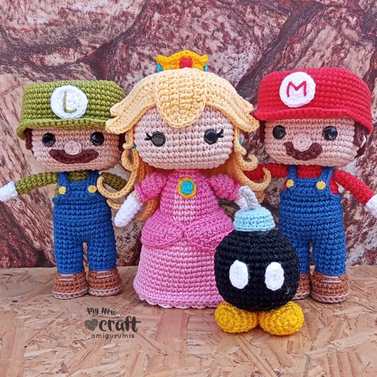 Super Mario, Luigi, Princesa Peach e Bob-omb Amigurumi